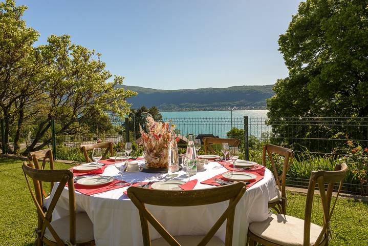 Villa pour 21 personnes, avec jardin et vue sur le lac sur le Lac d'Annecy - 4