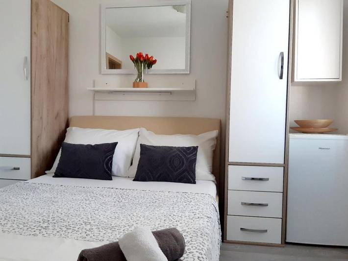 Maison d’hôte pour 2 personnes, avec terrasse ainsi que vue et jardin dans Krk - 3