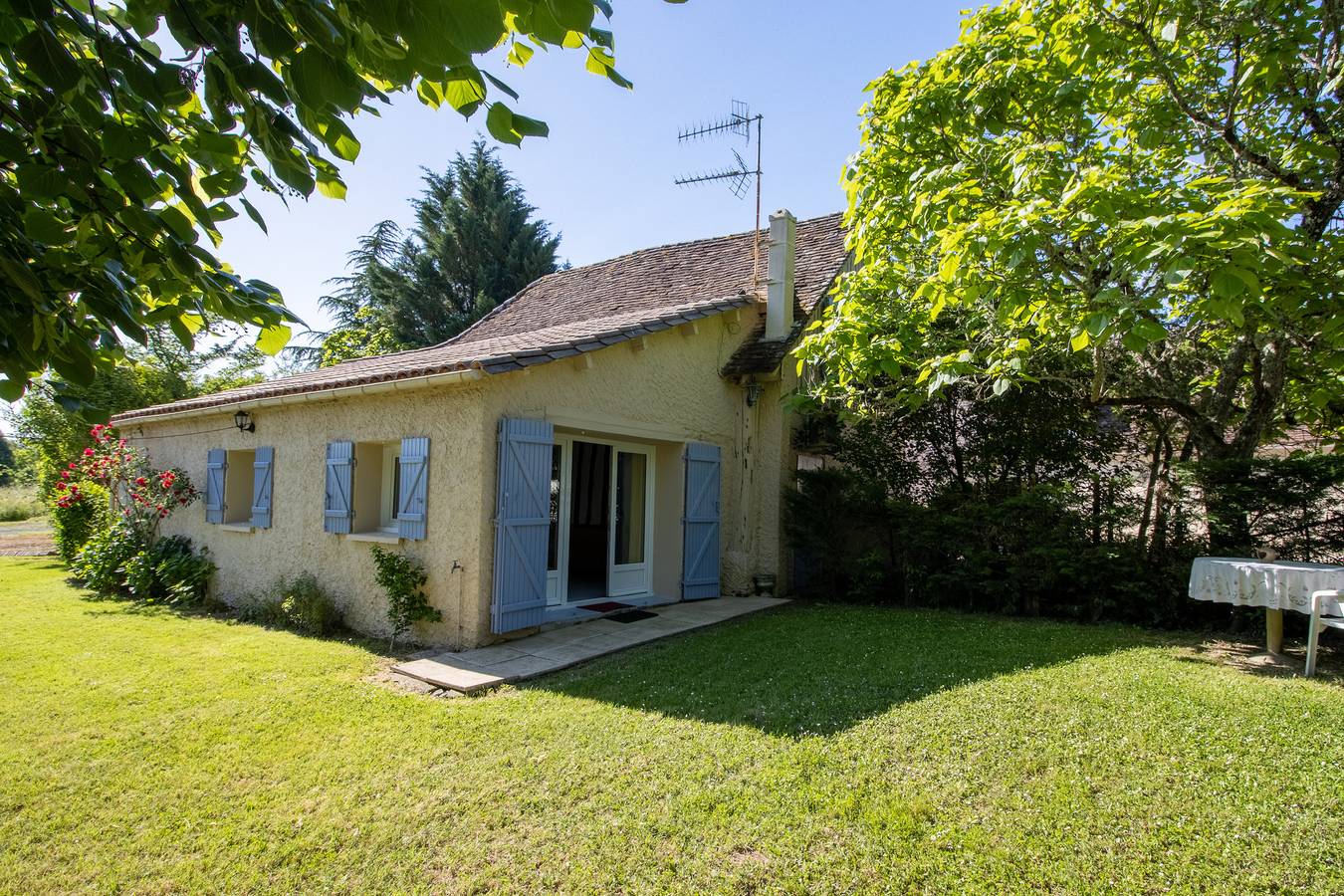 Gîte à la Campagne – Escapade relaxante avec piscine à Ginestet in Ginestet, Périgord Pourpre
