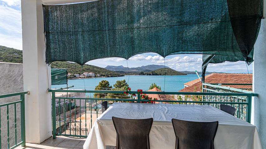 Ferienwohnung für 3 Personen, mit Terrasse und Ausblick auf Peljesac