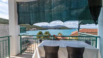 Ferienwohnung für 3 Personen, mit Ausblick und Terrasse auf Peljesac