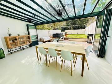 Villa pour 9 personnes, avec jacuzzi et jardin ainsi que bassin pour enfant et piscine à Toulouse