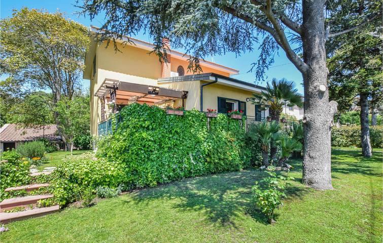 Apartamento vacacional entero, Apartamento de 140 m2, parking, aire acondicionado, terraza, cocina y red - Cerca de Trecastagni, Viagrande y AL NUOVO CASTAG in Trecastagni, Provincia de Catania