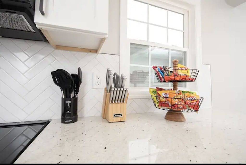 Gorgeous Bungalow Minutes from Airport & Atl in East Point, Fulton County