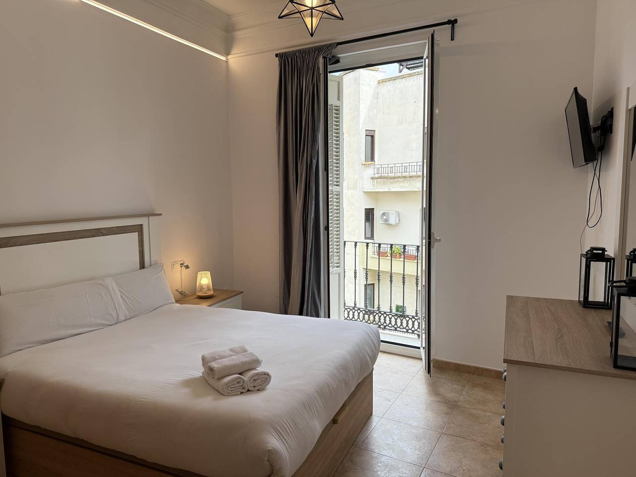 Entire holiday apartment, Uncibay Square Plaza Uncibay in Malaga Centro Historico, Malaga