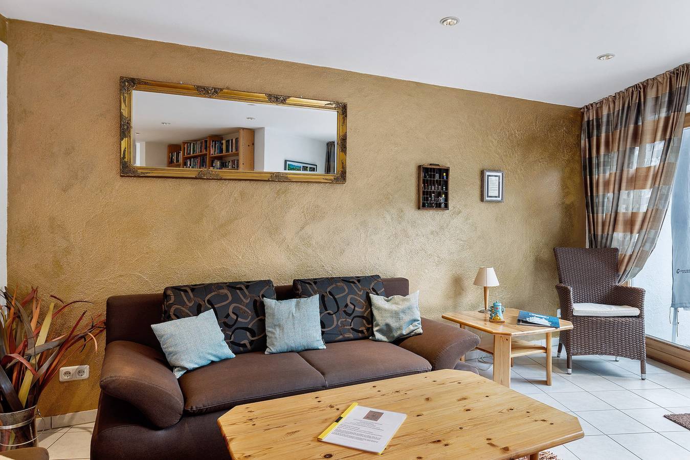 Entire apartment, Apartment 'Würtenberger 68 Qm' with Private Terrace, Private Garden and Wi-Fi in Öhningen, Untersee