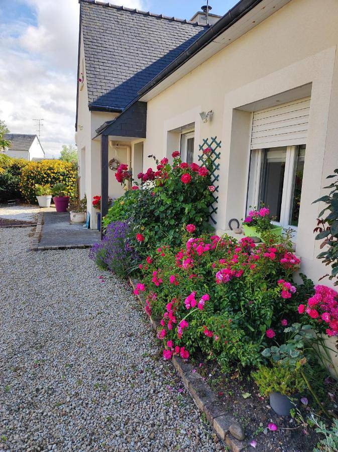 Location de vacances pour 2 personnes, avec Terrasse et Jardin à Matignon