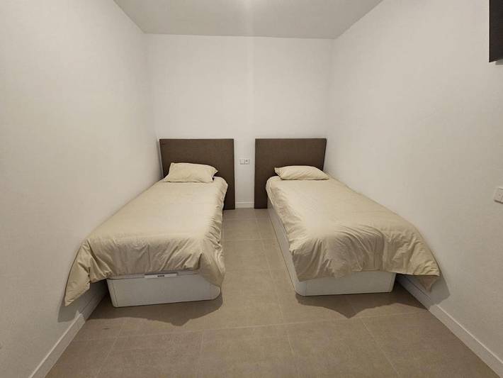 Apartamento de vacaciones para 4 personas, con vistas además de piscina y terraza - 1