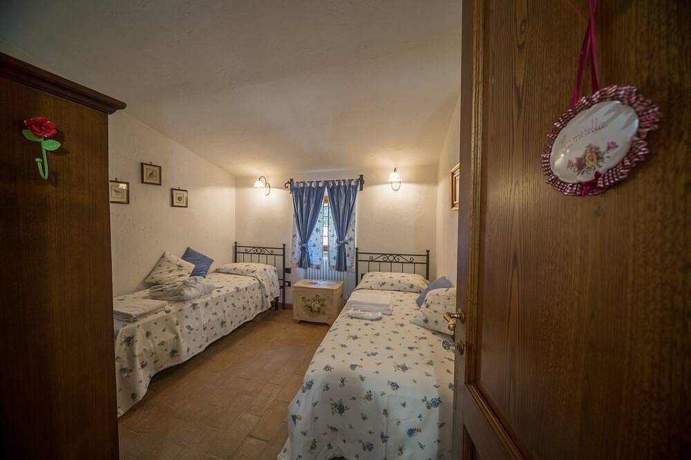 House among the oaks max 6 people in Avigliano Umbro, Terni Provinz