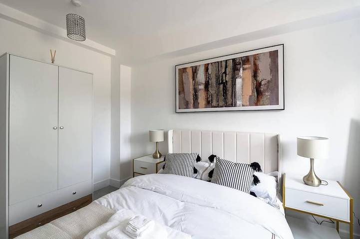 Ganze Wohnung, Stilvolles Apartment mit 2 Betten im Zentrum von Rochester für 4 Personen, Netflix-Arbeitsbereich in Rochester, Kent Downs