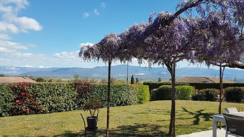 Gîte pour 2 personnes, avec jacuzzi ainsi que jardin et terrasse à Génissieux - 3