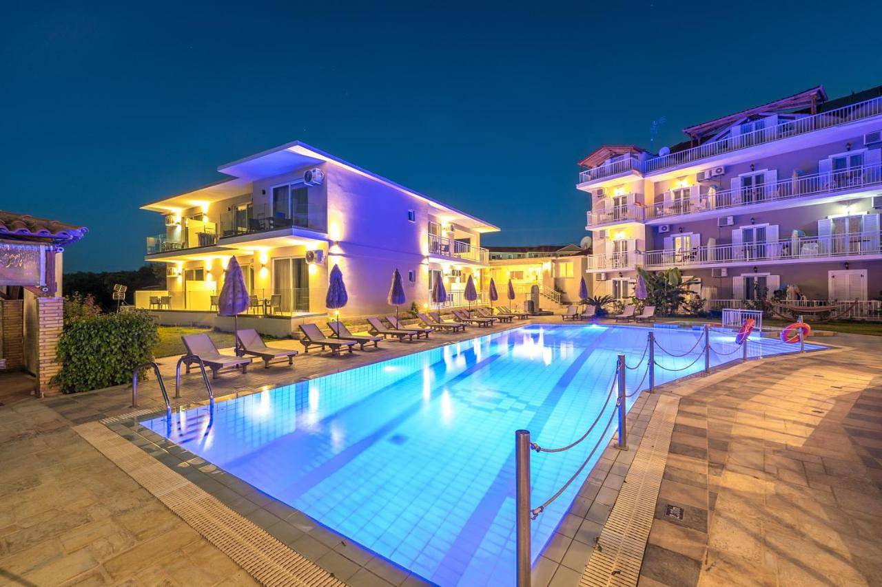 Amoudi Studios Apartments Hotel in Ammoudi, Alykes