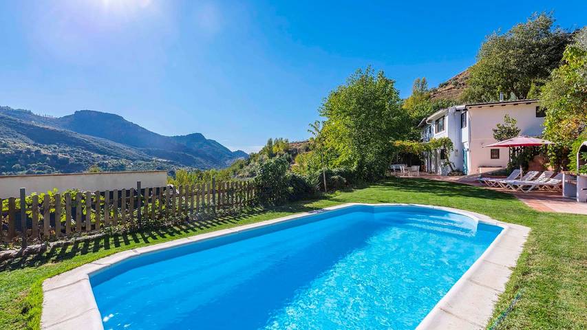 Chalet para 9 personas, con balcón/terraza y piscina en Vega de Granada - 2