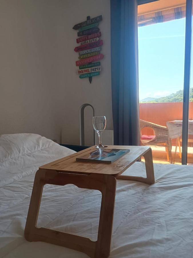 Gîte pour 4 personnes, avec jardin et piscine ainsi que vue et bassin pour enfant, animaux acceptés dans Plage La Favière - 3