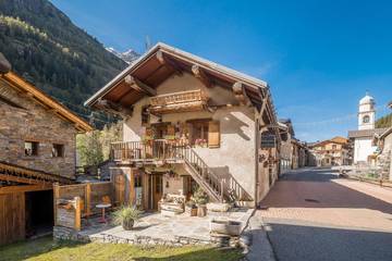 Chambre d’hôte pour 12 personnes, avec jardin à Tignes