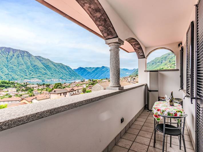 Ferienwohnung für 2 Personen, mit Seeblick und Garten sowie Balkon am Comer See - 2