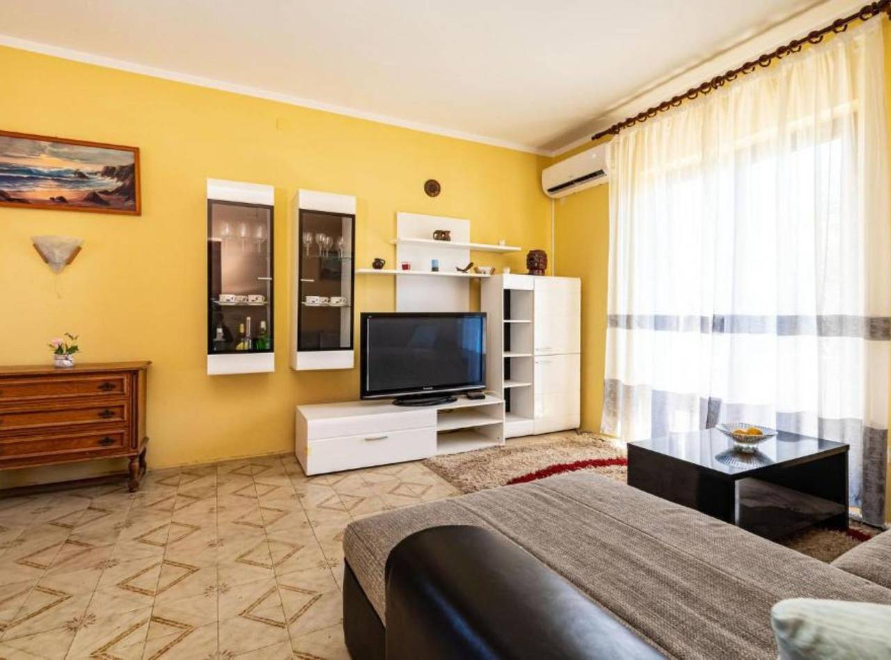 Apartamento entero, Two Bedroom Apartment with Terrace in Ugljan, Isla de Ugljan