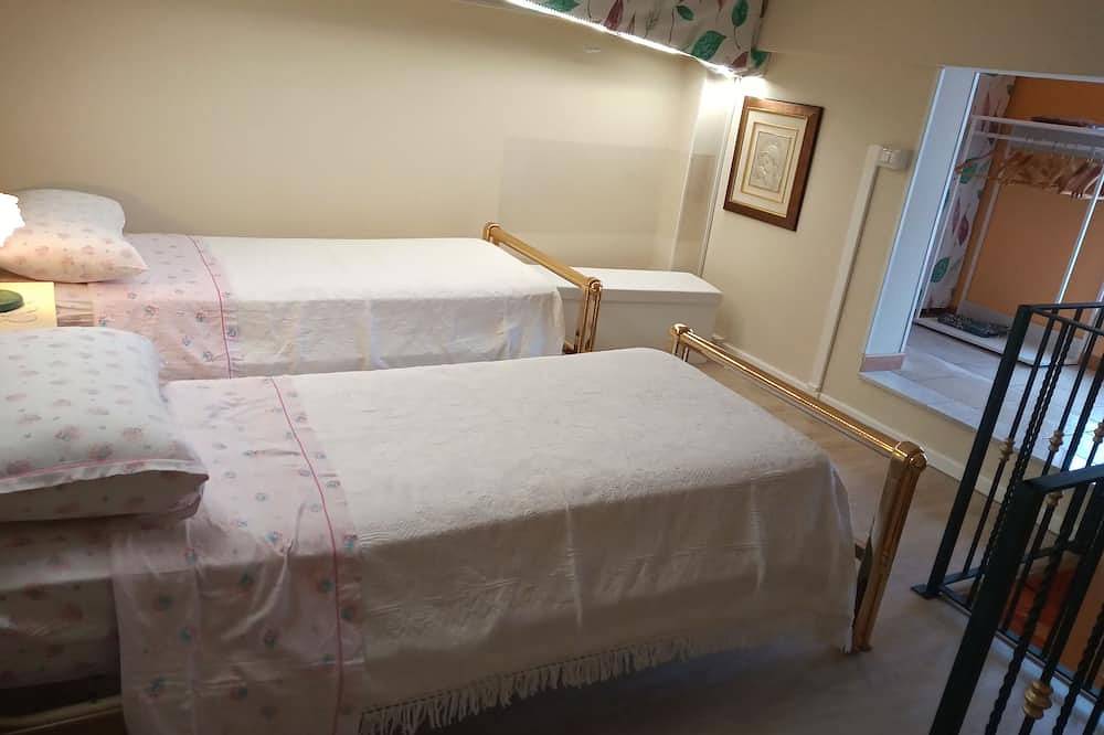Appartamento intero, Loft per famiglie ai piedi dell'Etna. Posto auto privato e giardino panoramico. in Zafferana Etnea, Etna
