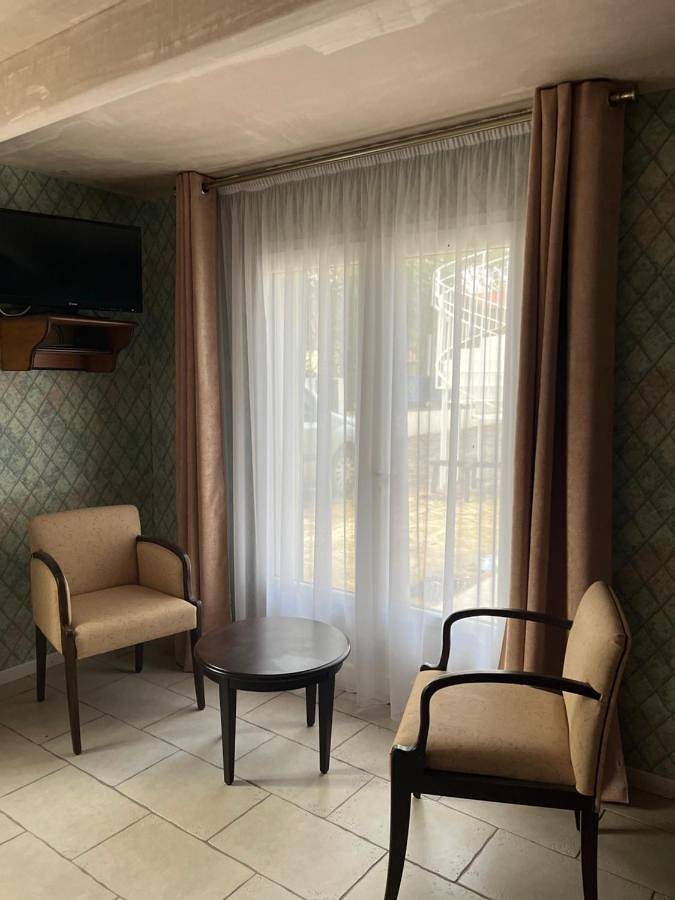 Chambre d’hôte pour 10 personnes, avec sauna et jacuzzi ainsi que jardin et terrasse dans Marne - 3