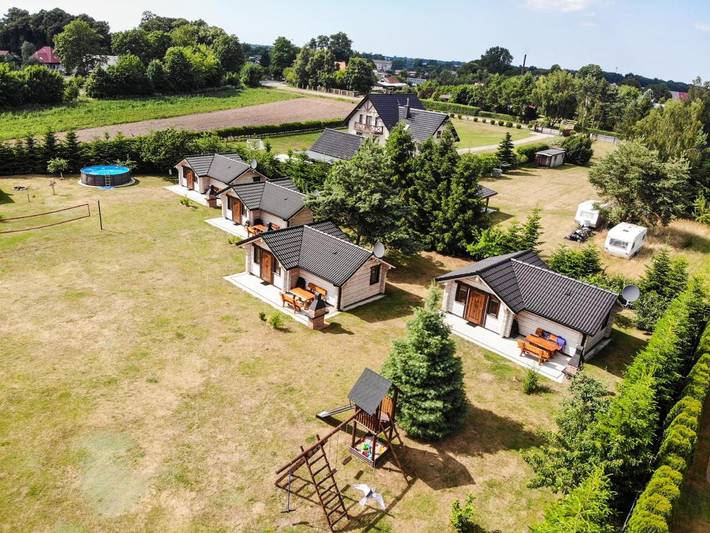 Ferienhaus für 4 Personen, mit Ausblick und Pool sowie Garten