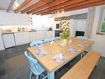 Holiday Letting for 10 People in Llanbedr, Gwynedd, Photo 2