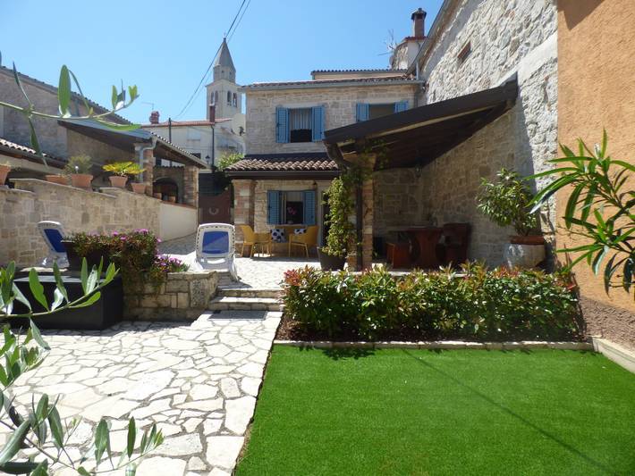 Ferienhaus für 3 Personen, mit Balkon/Terrasse und Garten in Funtana