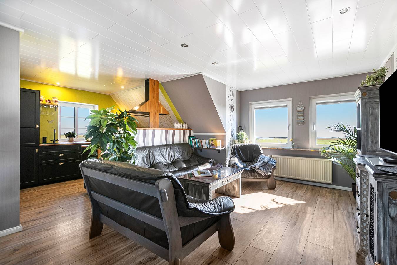 Ganze Wohnung, Ferienwohnung Hafenblick" mit Meerblick, Gemeinschaftsterrasse und Wi-Fi in Oland, Langeneß