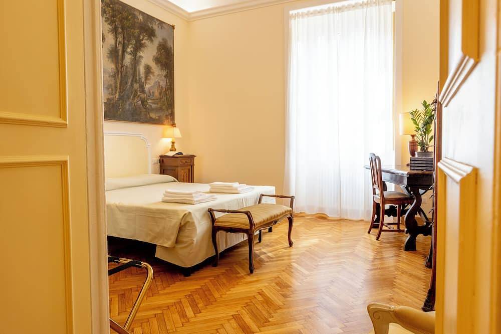 Apartamento entero, In the heart of the eternal city. One foot in the past, the comforts of the present.  in Roma, Provincia de Roma