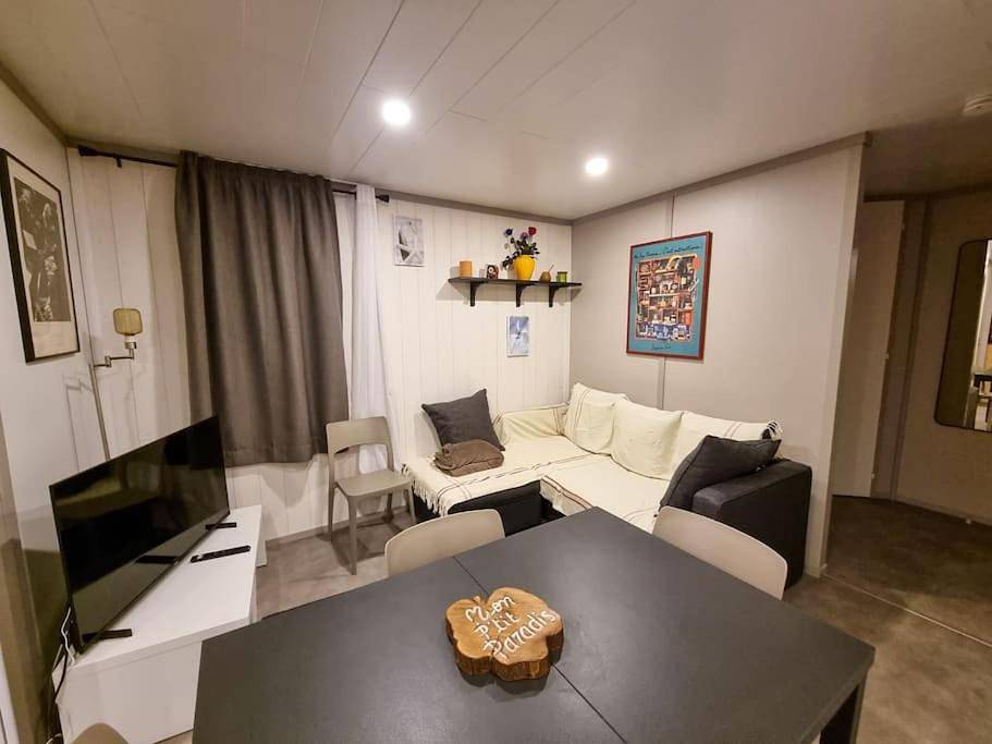 Three-Bedroom Chalet in Labouheyre, Landes