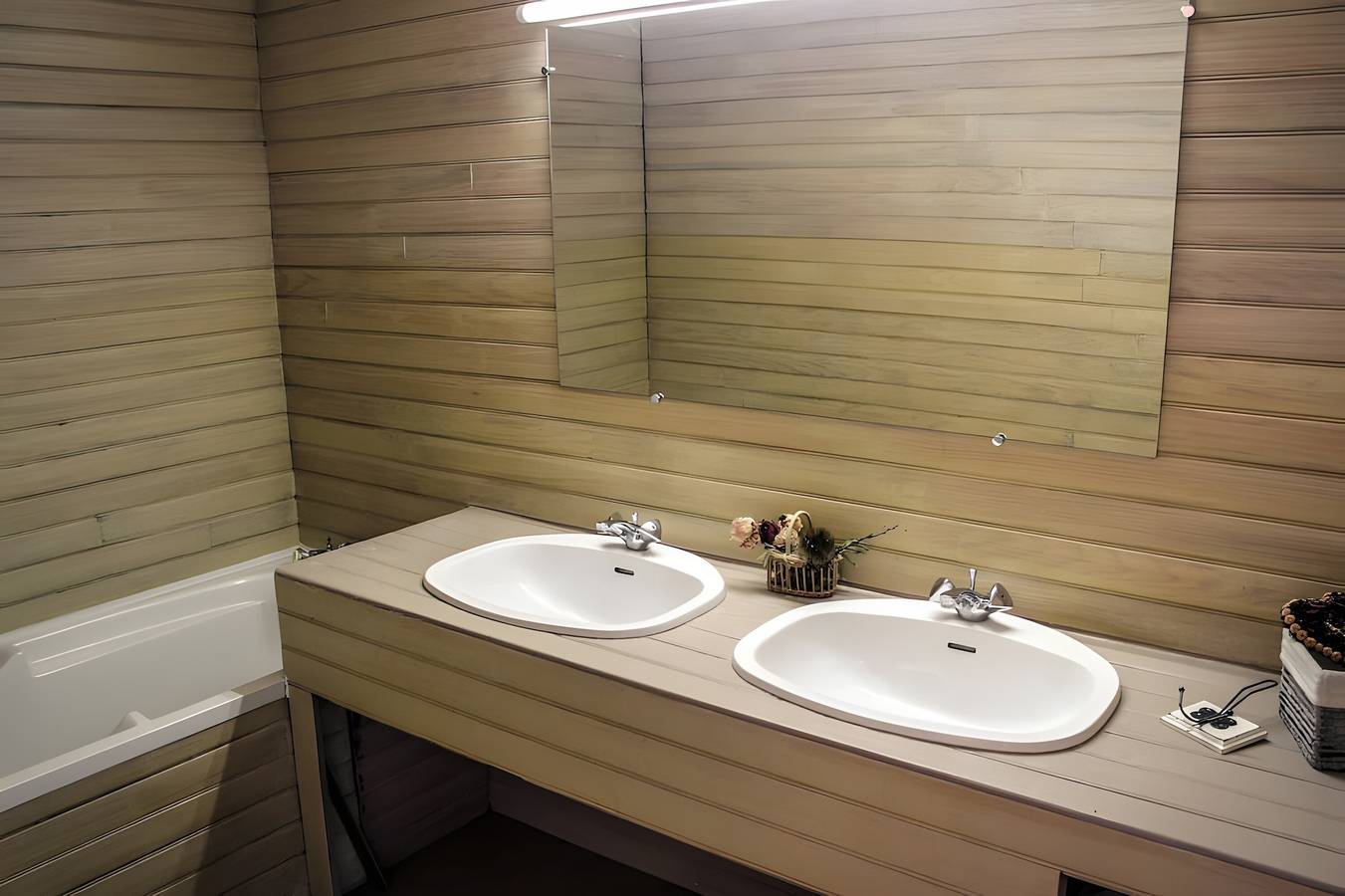 Appartement entier, Le mas perdu : gîte studio parme in Saint-Christol-lès-Alès, Parc national des Cévennes