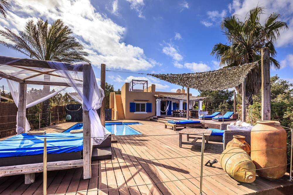 Fantastically beautiful house with a view of Ibiza in Es Pujols, Formentera