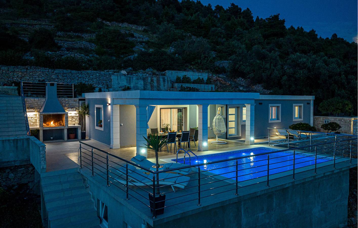 Gemütliches Apartment mit Pool und Terrasse, 2,5 km vom Strand entfernt in Vela Luka, Korcula