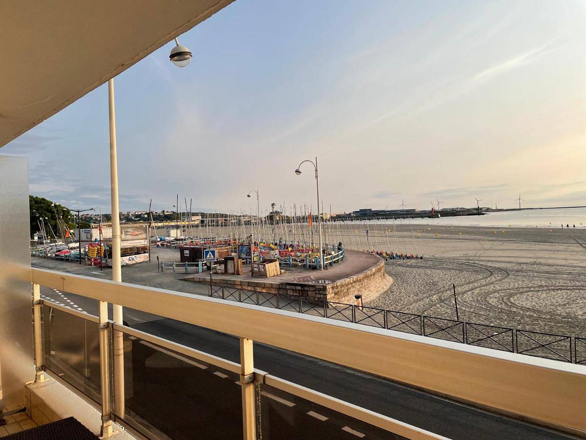 Appartement entier, One-Bedroom Apartment in Boulogne-sur-Mer, Région de Boulogne-sur-Mer