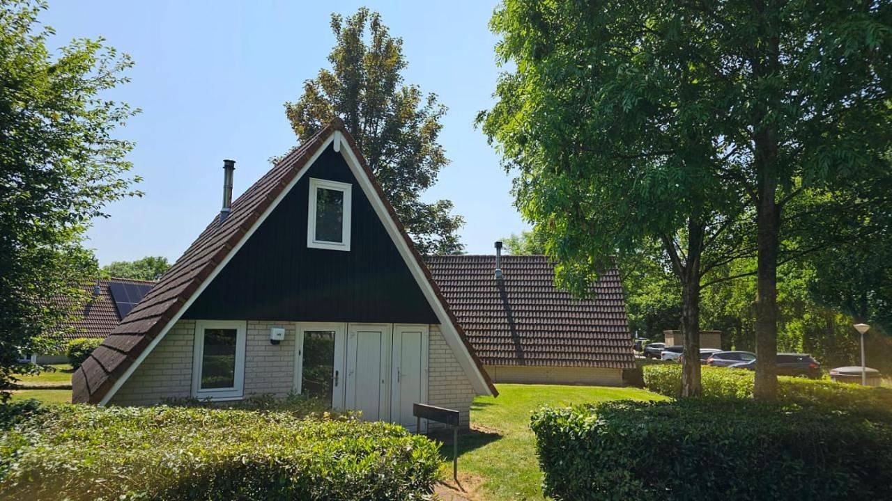 6 pers. vakantiehuis aan visvijver op vakantiepark, Time4vacay in Gramsbergen, Hardenberg