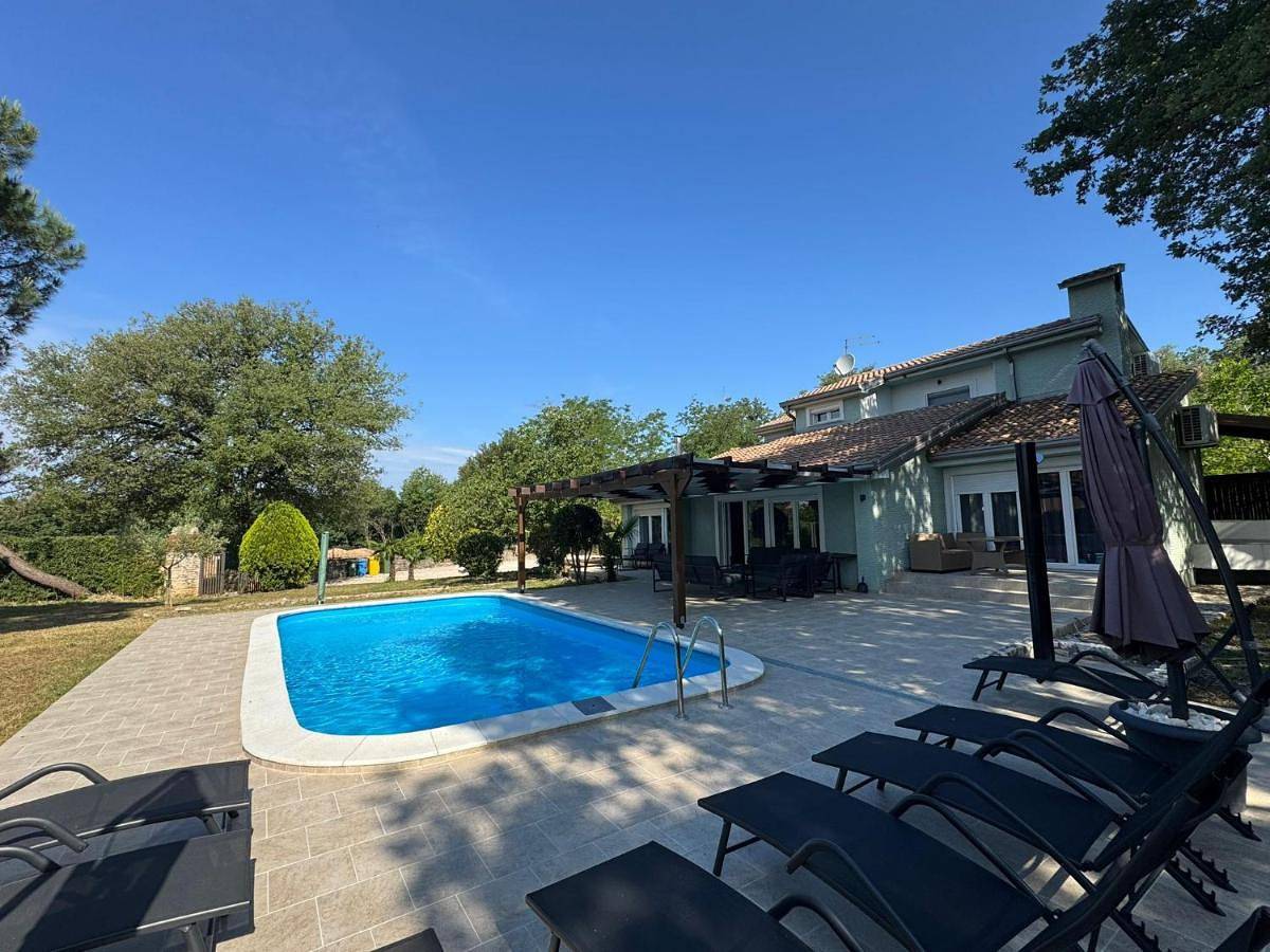 Villa with Private Pool in Juricani, Umag und Umgebung