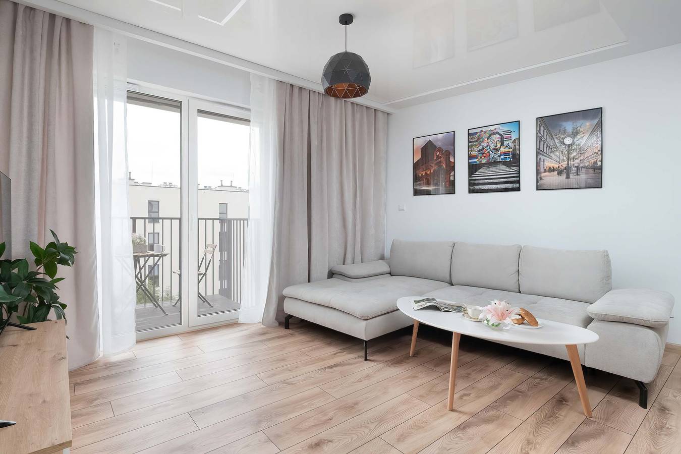 Ganze Wohnung, Stylish Apartment with Balcony   Parking in Łódź, Region Lodz