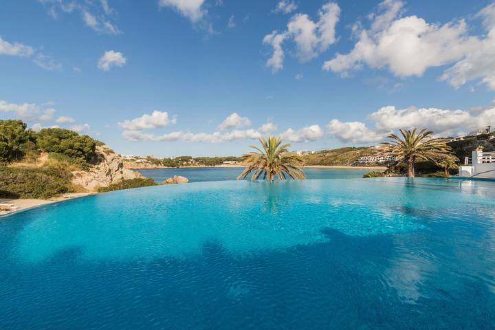 Gîte pour 5 personnes, avec jacuzzi ainsi que balcon et jardin à Arenal d'en Castell - 4
