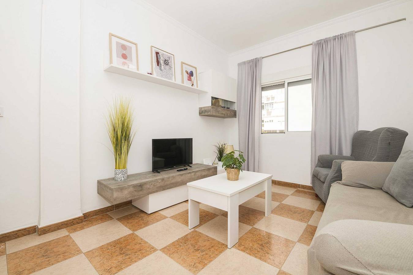 Ganze Ferienwohnung, Velbar -  Schöne Wohnung direkt am Meer und mit kostenlosem Wifi in Playa La Victoria, Cádiz