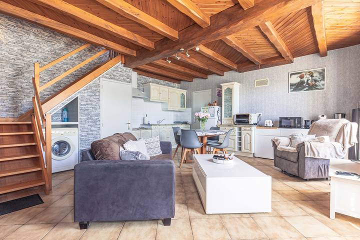 Apartamento entero, Apartamento 'Chez Catherine Et Gérard' con terraza privada, Wi-Fi y aire acondicionado in Tonnay-Charente, Region de Rochefort