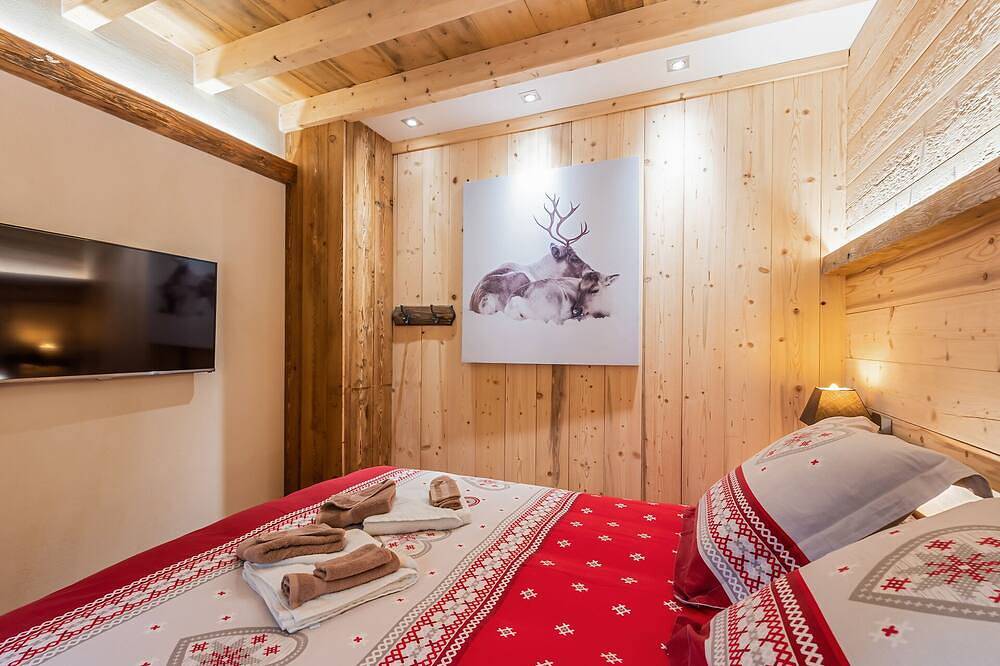 * New * Chalet \"Under The Rock\" 14 Pers - Sauna, Spa, Pool, Cinema, Disco in Le Tholy, Épinal region