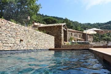Gîte pour 2 personnes, avec piscine ainsi que jardin et vue à La Garde-Freinet