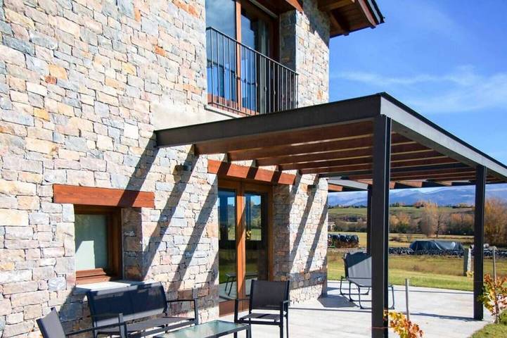 Ferienhaus für 19 Personen, mit Garten und Balkon sowie Whirlpool - 1