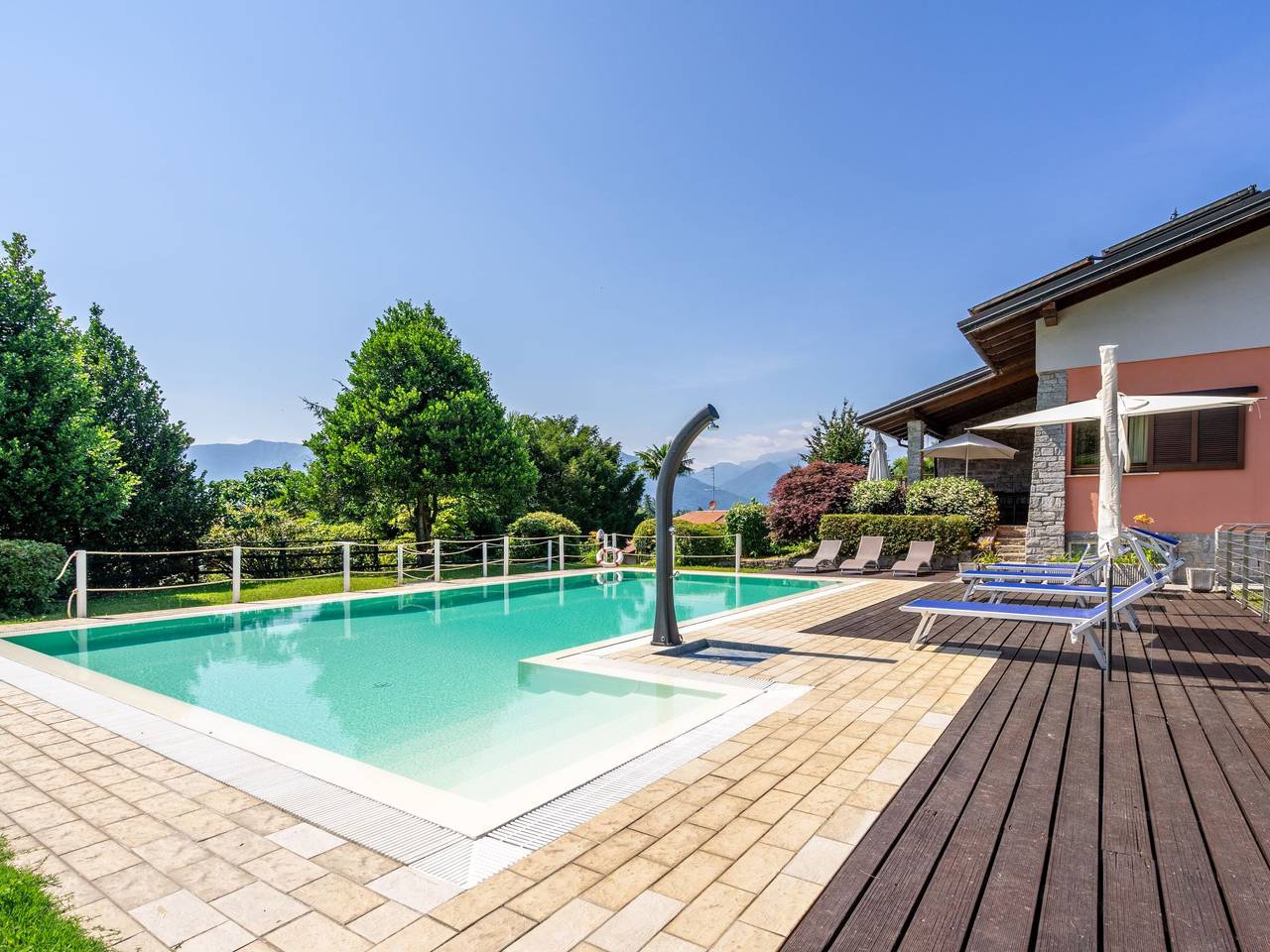 Appartamento intero, Residenza Agrifoglio in Luino, Comune di Luino