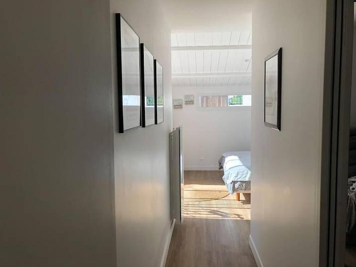 Location de vacances pour 8 personnes, avec terrasse ainsi que jardin et piscine à Marsilly - 3