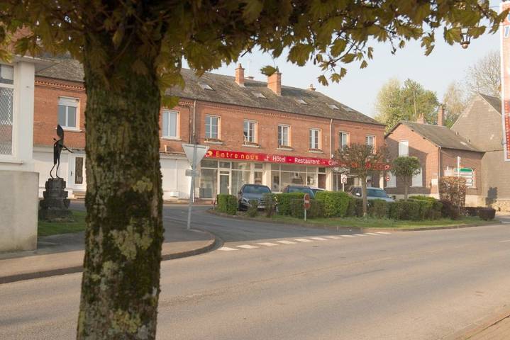 Hôtel pour 4 personnes, avec vue et terrasse dans Rozoy-sur-Serre