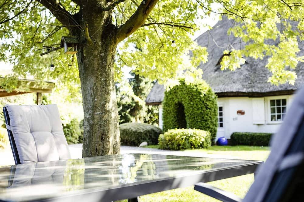 Freistehendes 5-Sterne Landhaus unter Reet * 200qm Wohnfläche * in Pantow, Zirkow