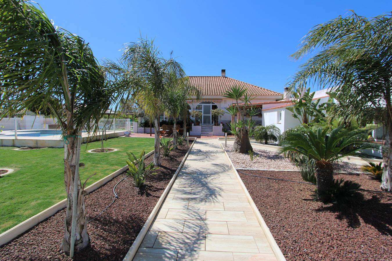 Casa Perla,Ideal house for your holidays near the sea, free wifi, air conditioning option, private pool, pets allowed, dog’s beach in Riumar, Delta de l'Ebre