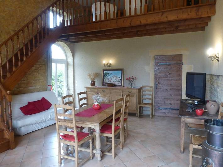 Gîte pour 6 personnes, avec jardin et piscine dans Rhône - 3