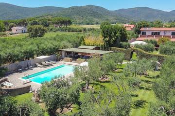 Villa für 9 Personen, mit Sauna und Garten, mit Haustier in Castiglione della Pescaia