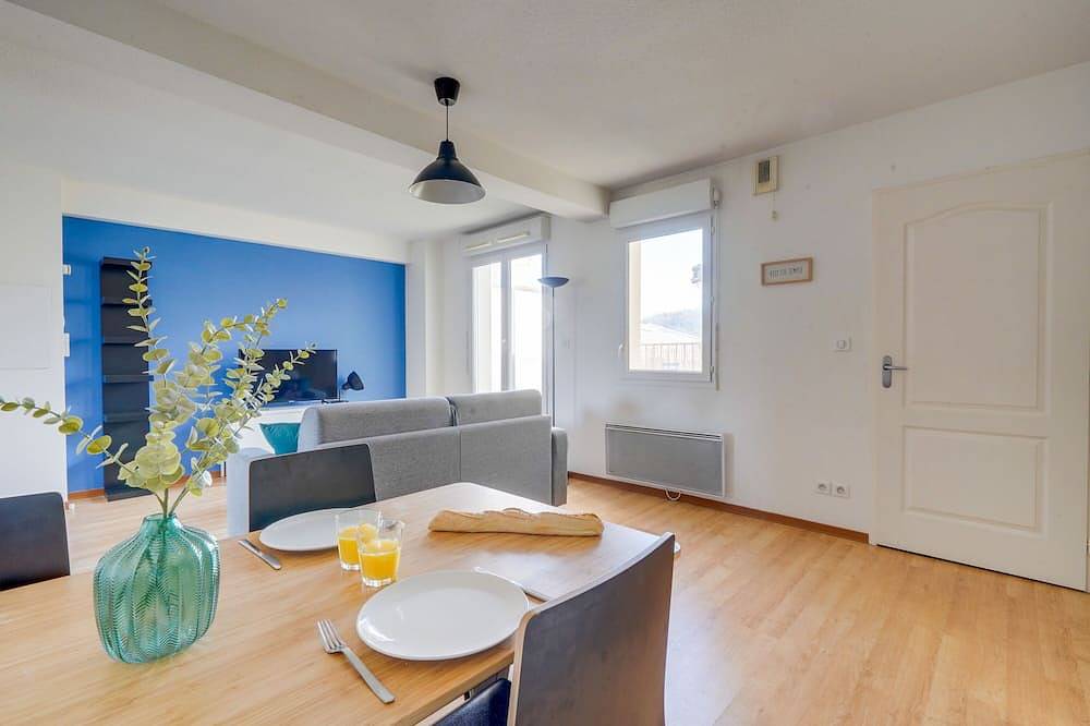 Entire apartment, Appartement de 30 m2 - 5 min de Bordeaux - Terrasse - Parking Gratuit in Cenon, Bordeaux region